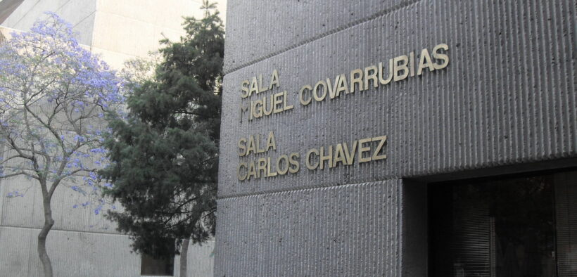 Exterior de la Sala Miguel Covarrubias y la Sala Carlos Chávez en Ciudad Universitaria