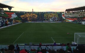 Entrada principal del Estadio León, sede del partido León contra América