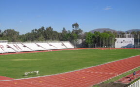 Campo y gradas del Estadio Wilfrido Massieu del Instituto Politécnico Nacional.
