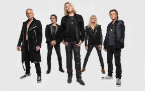 Integrantes de Def Leppard en una fotografía de archivo de 2018