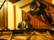 Dmitry Masleev interpreta el piano durante un recital