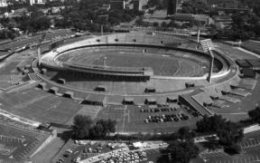 Vista aérea del Estadio Olímpico Universitario, fotografía de archivo de 2007