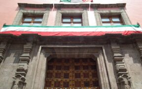 Fachada superior del Antiguo Palacio del Arzobispado, sede del Museo de Arte de la SHCP.