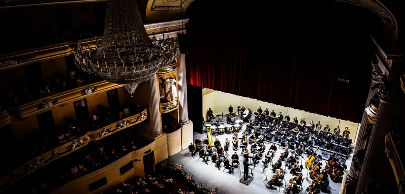 Orquesta Sinfónica de Yucatán durante un concierto