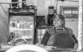 Tienda de esquina en la Ciudad de México, símbolo del pequeño comercio barrial