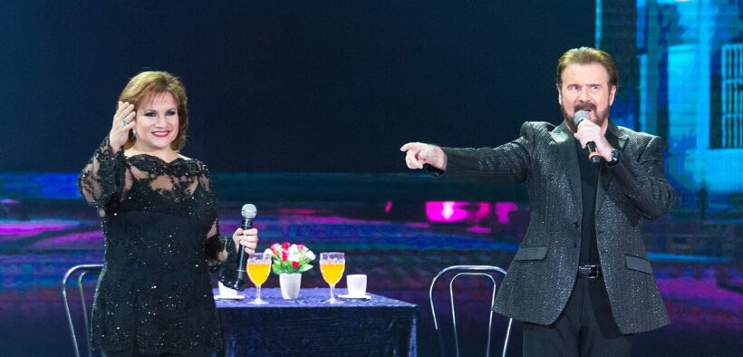 Pimpinela sobre el escenario del Festival del Huaso de Olmué en 2019