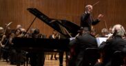 Orquesta Filarmónica de la Ciudad de México durante un concierto en la Sala Silvestre Revueltas