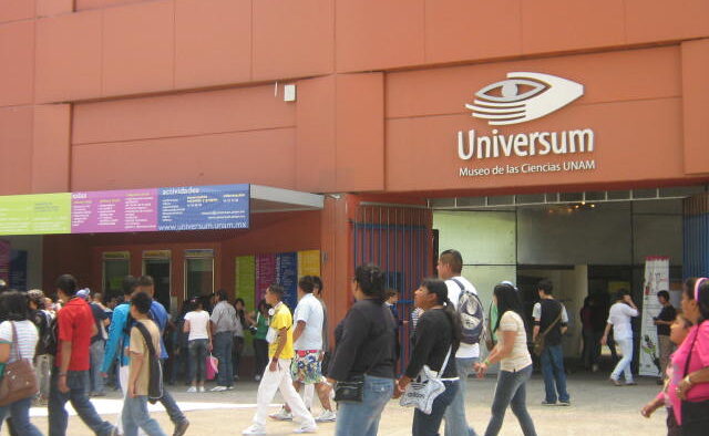 Entrada principal de Universum Museo de las Ciencias de la UNAM