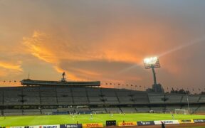 Cancha y gradas del Estadio Olímpico Universitario, fotografía de archivo de 2025, no del clásico de americano de 2026.