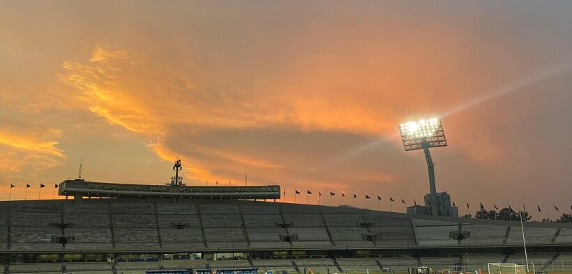 Cancha y gradas del Estadio Olímpico Universitario, fotografía de archivo de 2025, no del clásico de americano de 2026.