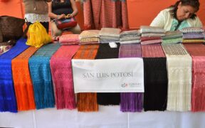 Rebozos de San Luis Potosí en el Museo Nacional de Culturas Populares de Coyoacán durante el Día del Artesano de 2017.