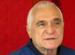 John Giorno durante una conferencia en Tampere en 2010; retrato de archivo del poeta, no del montaje actual.